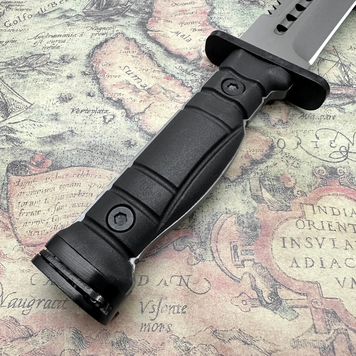 Multifunctional Knife, Essential for Wilderness Survival, Non-Slip Handle, Comes with Sheath